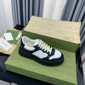 GUCCI 2023 커플 화이트 스니커즈