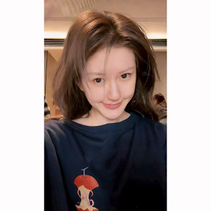 네이비 캐릭터 프린트 티셔츠